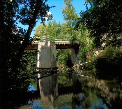 Puente sobre río Cega