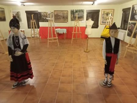 Imagen Sala de exposicion, trajes regionales